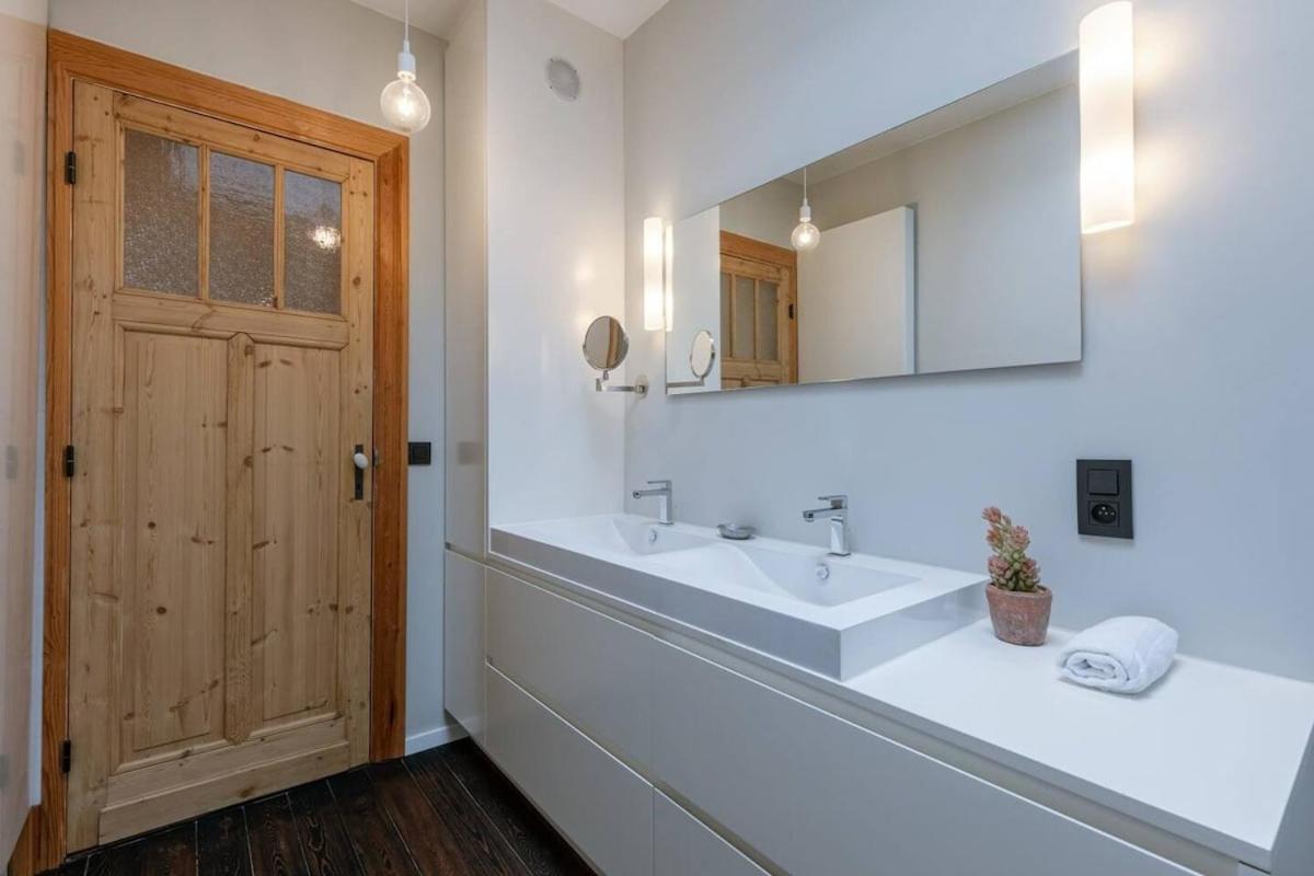 Modern Renovated From 1896! *